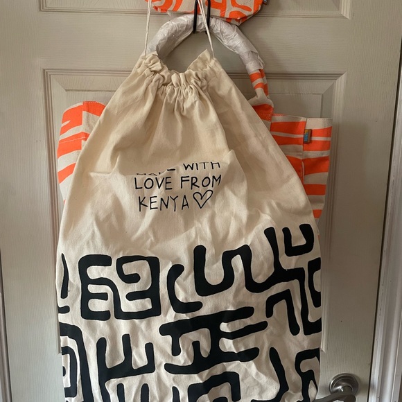 Ubuntu Life tote and accessory bag - Picture 4 of 4